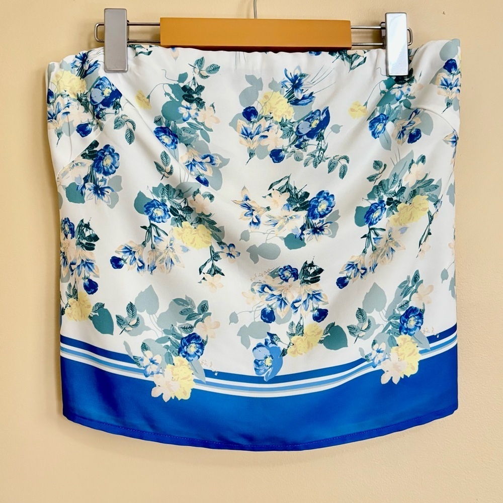 Abercrombie & Fitch| NWT Silky Floral Tube Top Blouse Sz S Brand NEW! - Picture 2 of 7